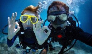 scuba-divers-couple