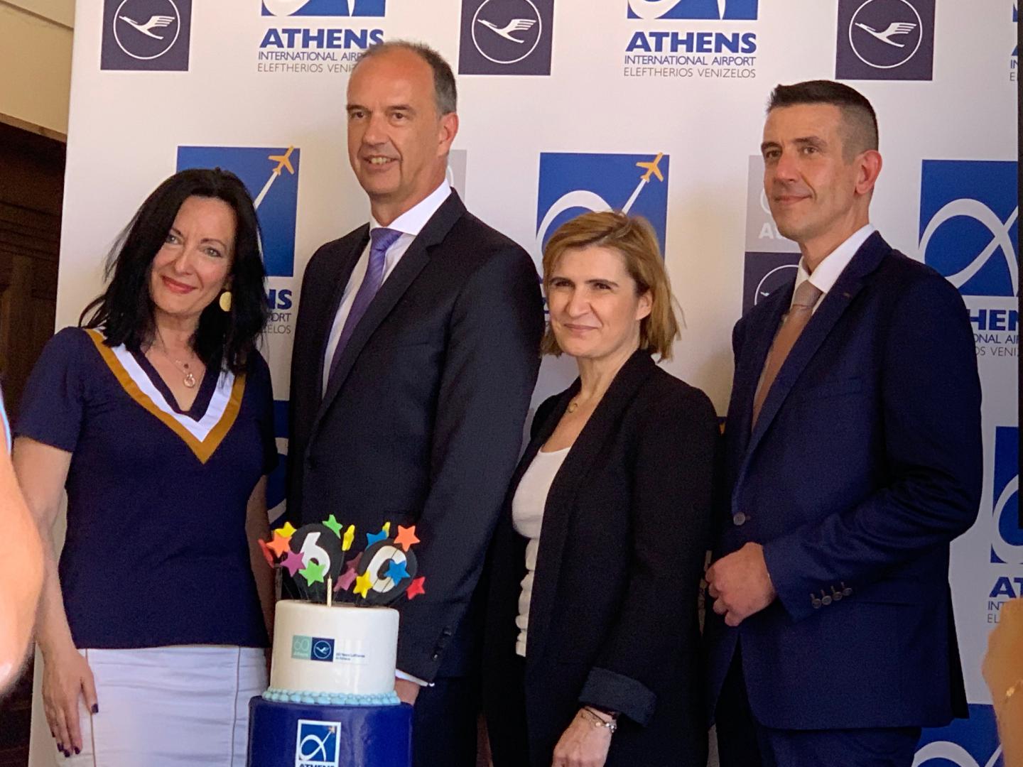 Î‘Ï€Î¿Ï„Î­Î»ÎµÏƒÎ¼Î± ÎµÎ¹ÎºÏŒÎ½Î±Ï‚ Î³Î¹Î± Î— Lufthansa Î³Î¹Î¿ÏÏ„Î¬Î¶ÎµÎ¹ Ï„Î± 60 Ï„Î·Ï‚ Ï‡ÏÏŒÎ½Î¹Î± ÏƒÏ„Î·Î½ Î•Î»Î»Î¬Î´Î±