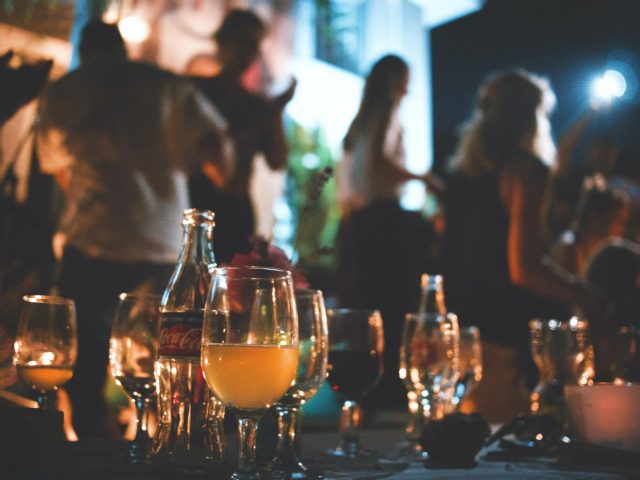 bar tourist marvin-meyer-2SDjvx5jEZQ-unsplash Photo by Marvin Meyer on Unsplash