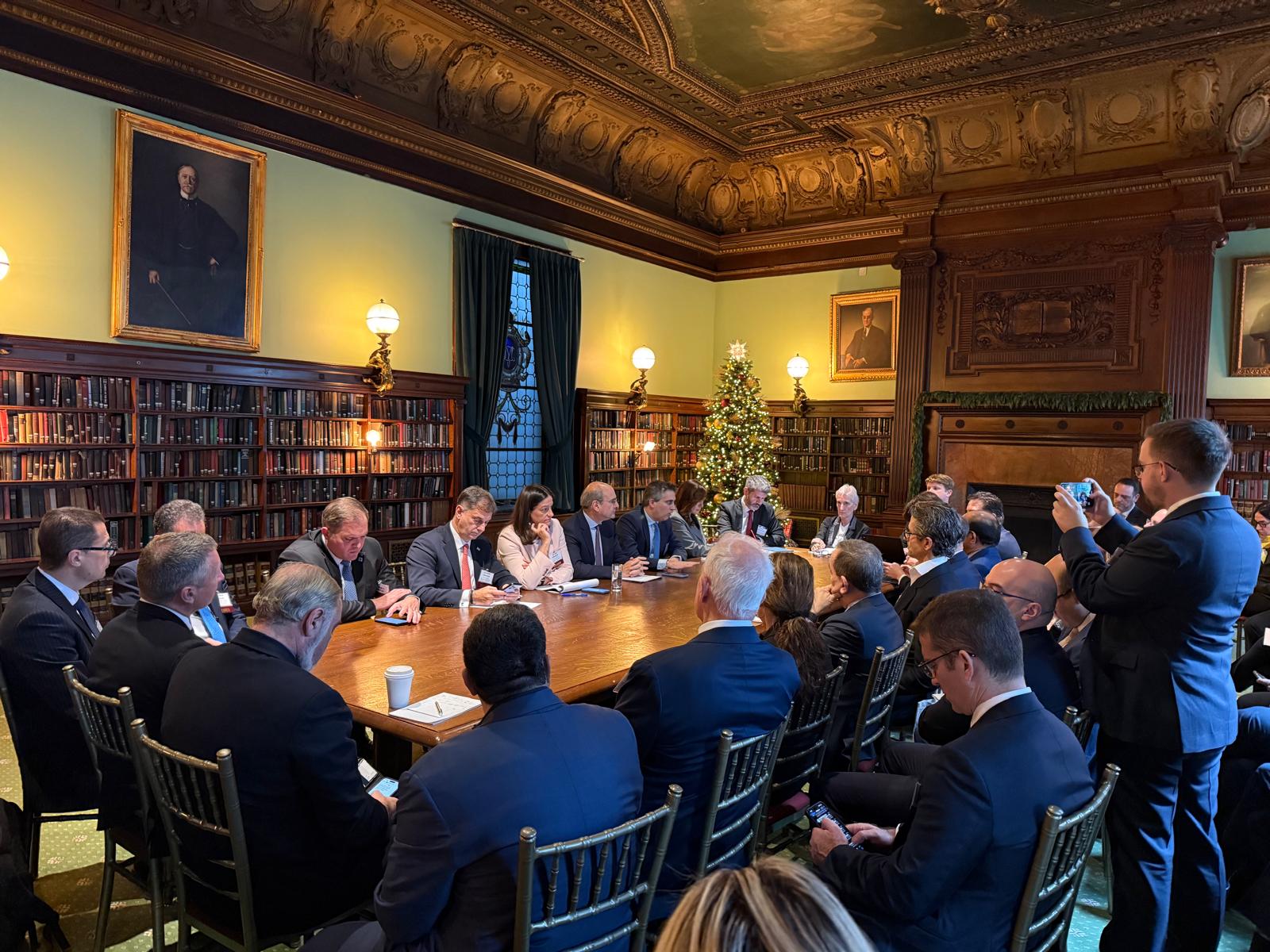 Capital Link: The government presented Greece’s growth narrative to investors