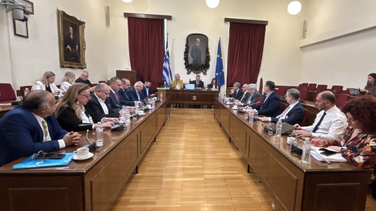 Η νέα Ευρωπαϊκή Στρατηγική για τα νησιά στη Βουλή, με πρωτοβουλία του Μάνου Κόνσολα